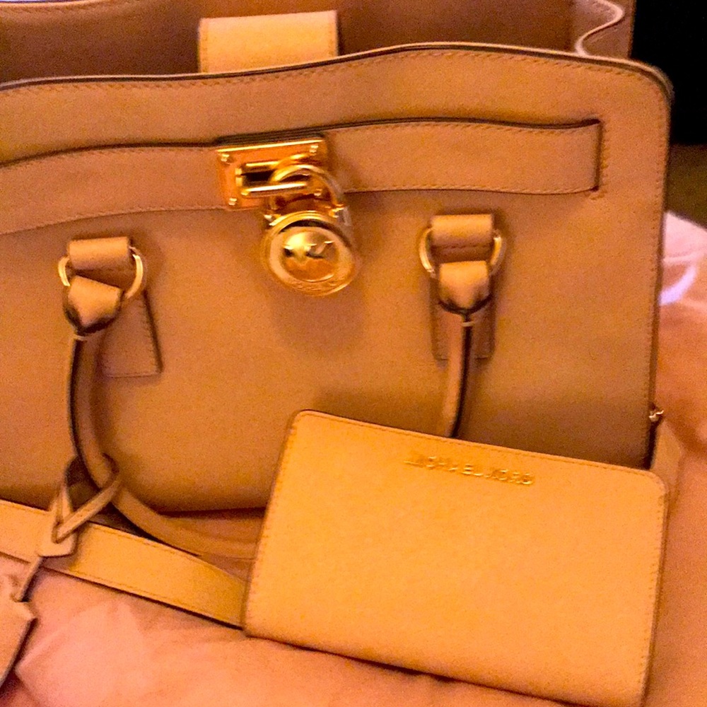 Michael Kors handbag and wallet/light pink